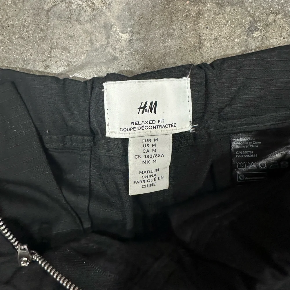 H&M Ripstop Track Pant - Picture 2 of 3